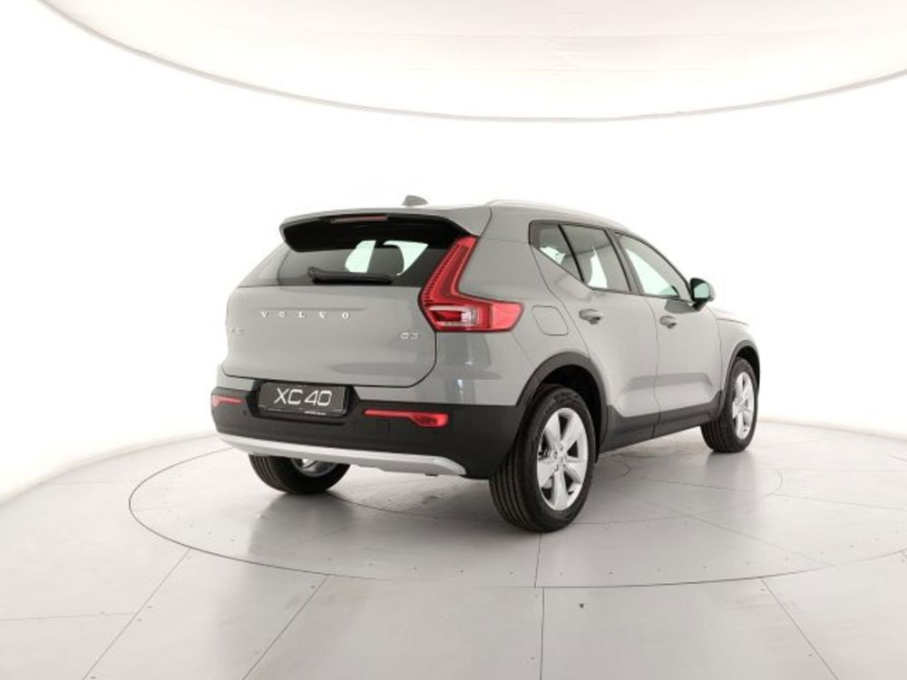 Volvo XC40 nuova a Modena (5)