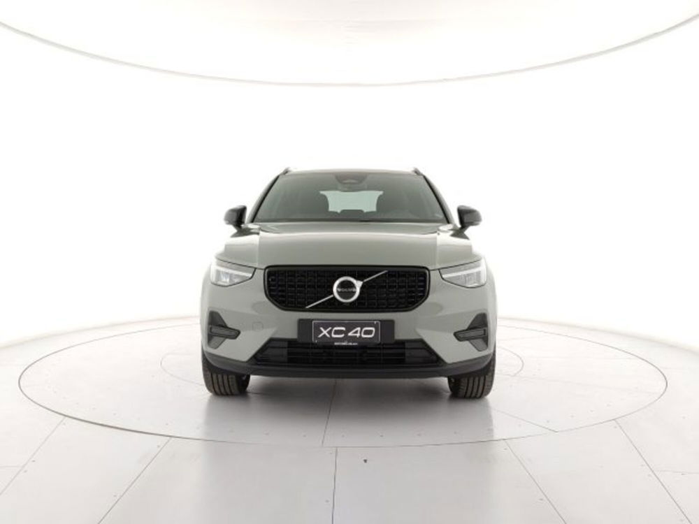 Volvo XC40 nuova a Modena (7)