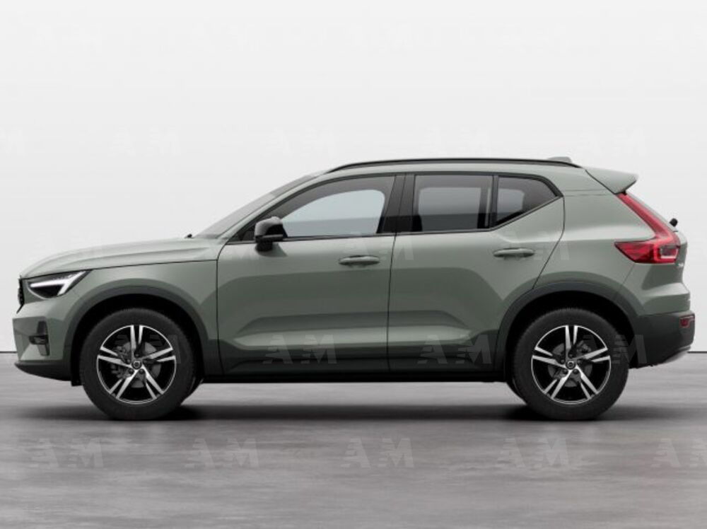 Volvo XC40 B3 automatico Plus Dark  nuova a Modena (3)