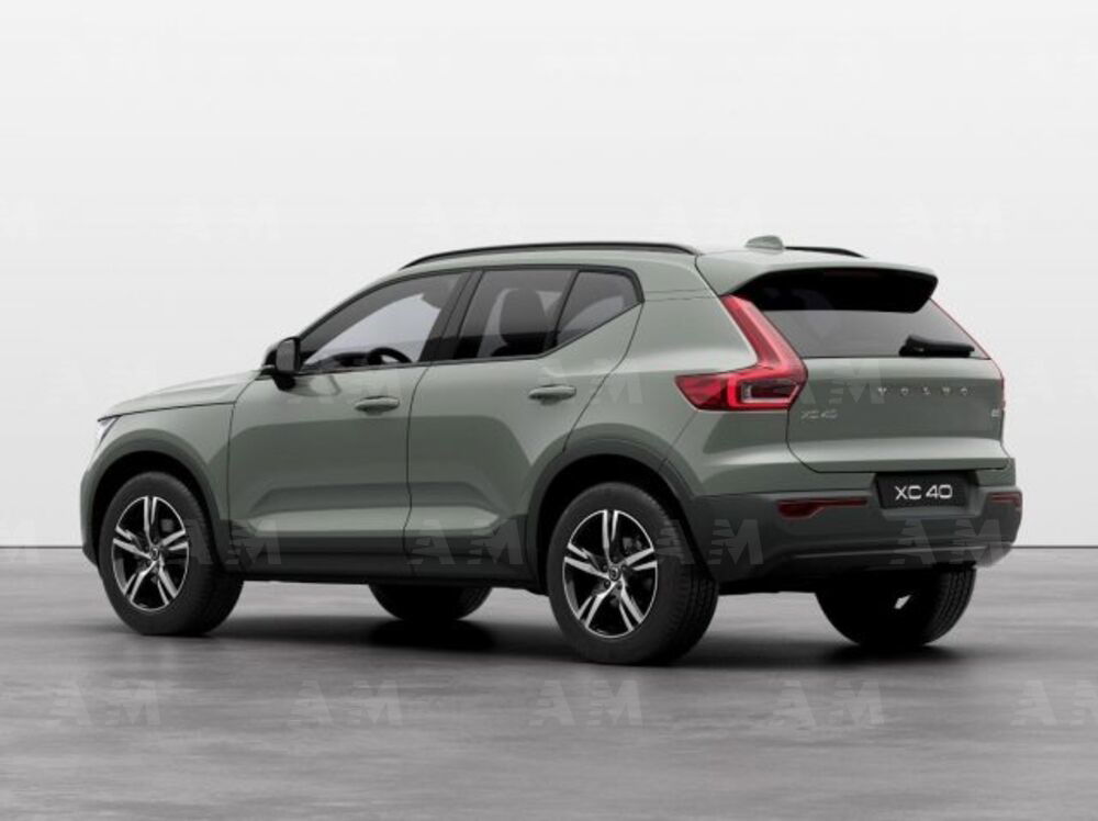 Volvo XC40 B3 automatico Plus Dark  nuova a Modena (4)