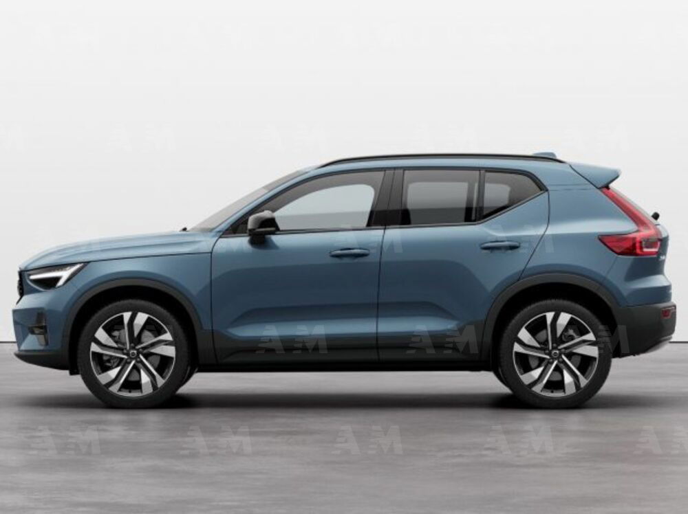 Volvo XC40 nuova a Modena (3)