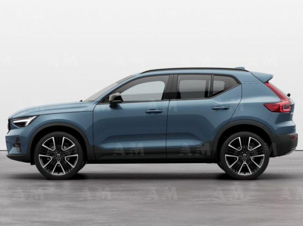 Volvo XC40 nuova a Modena (3)