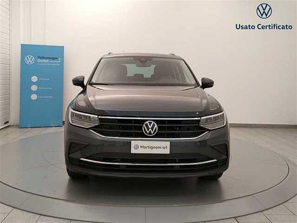 Volkswagen Tiguan 2.0 TDI 150 CV SCR DSG 4MOTION Life del 2021 usata a Busto Arsizio (2)