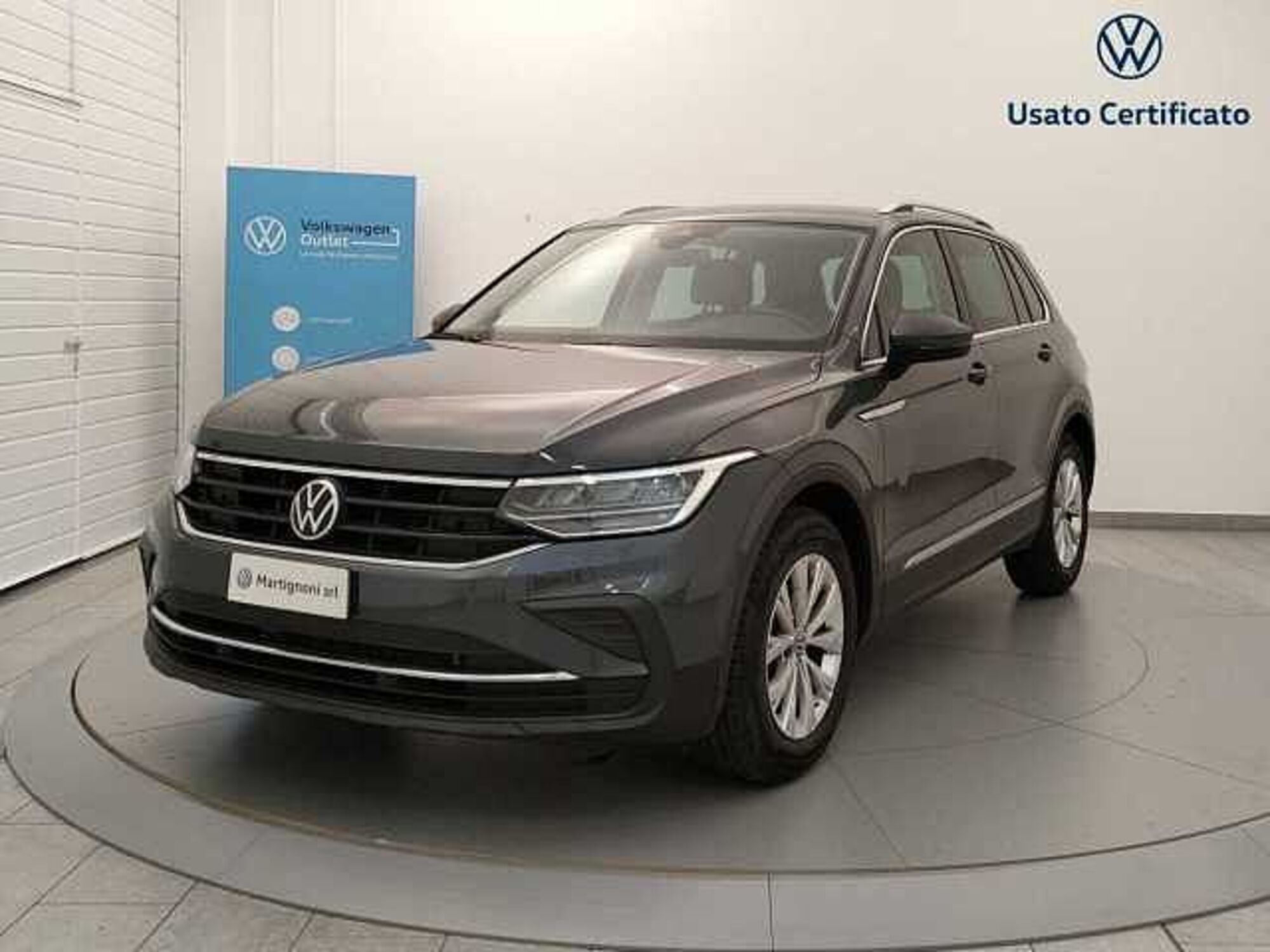 Volkswagen Tiguan 2.0 TDI 150 CV SCR DSG 4MOTION Life del 2021 usata a Busto Arsizio