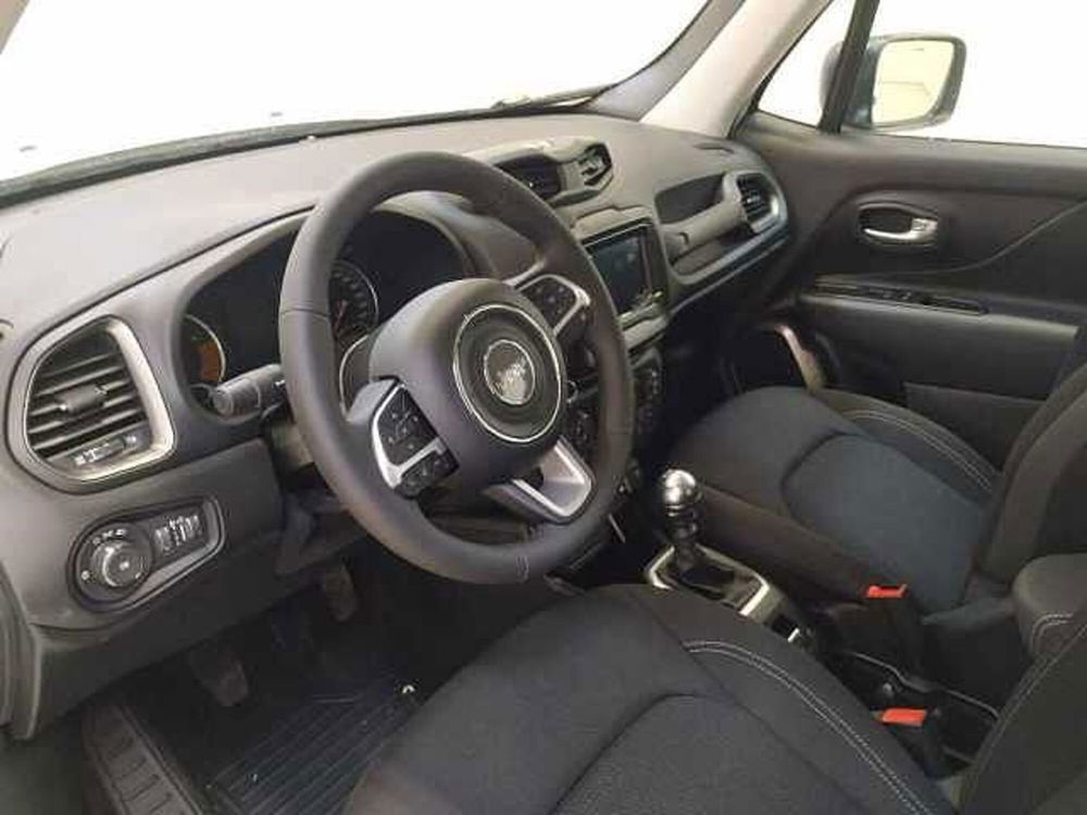 Jeep Renegade nuova a Cuneo (8)