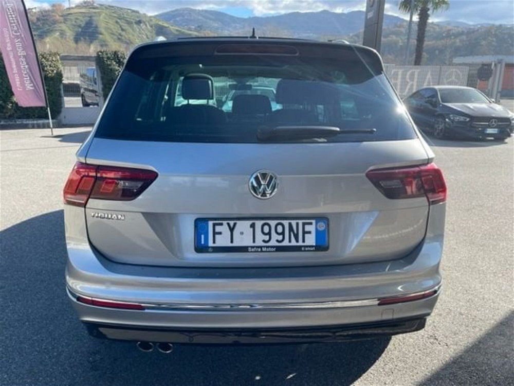 Volkswagen Tiguan 1.6 TDI SCR Urban BlueMotion Technology  del 2019 usata a Rende (4)