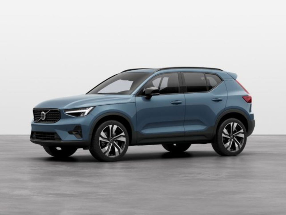 Volvo XC40 nuova a Modena (2)