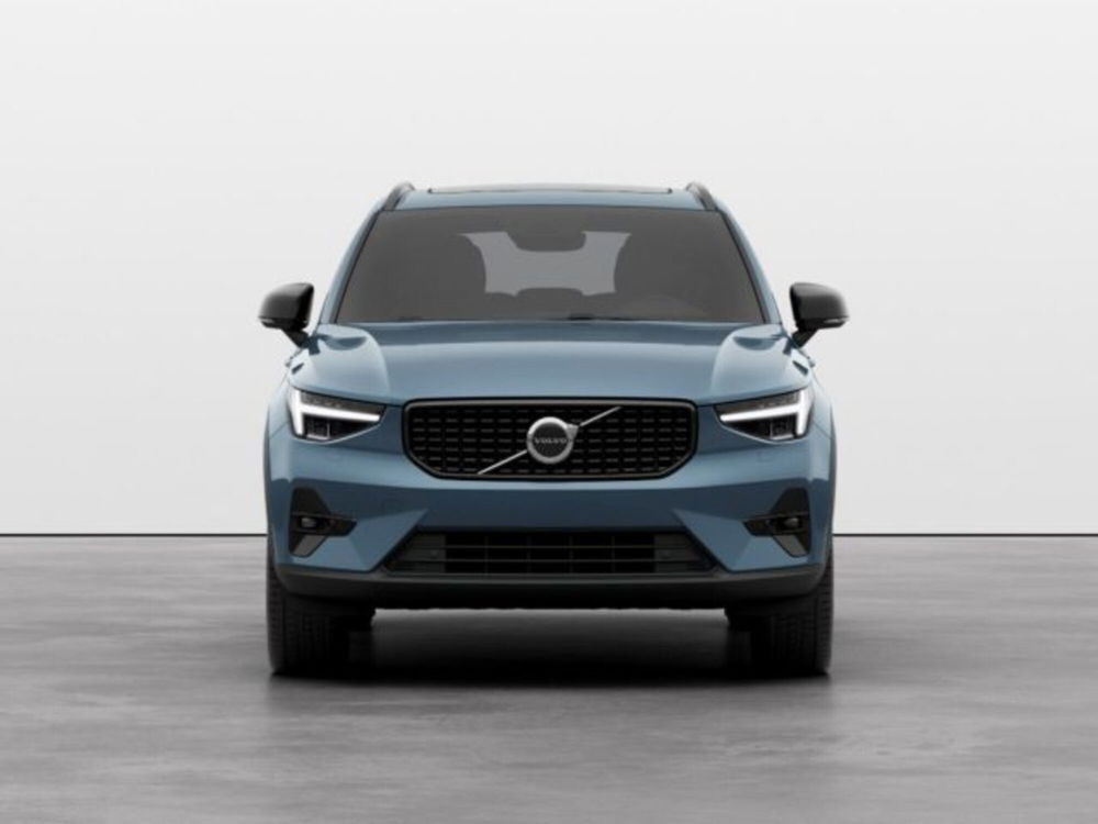 Volvo XC40 nuova a Modena (7)