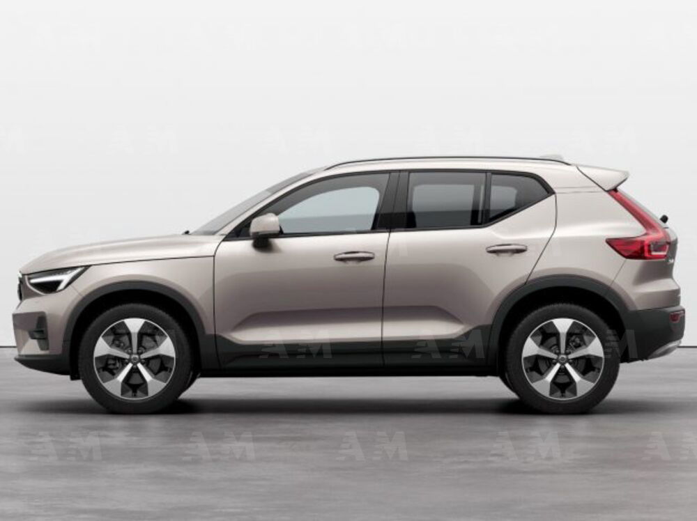 Volvo XC40 B4 automatico Core  nuova a Modena (3)