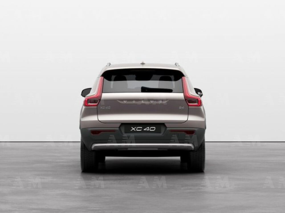 Volvo XC40 B4 automatico Core  nuova a Modena (5)