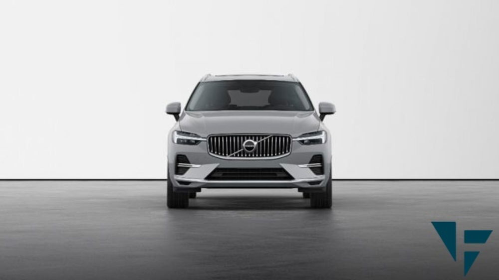 Volvo XC60 T6 Recharge AWD Plug-in Hybrid automatico Core nuova a Tavagnacco (5)