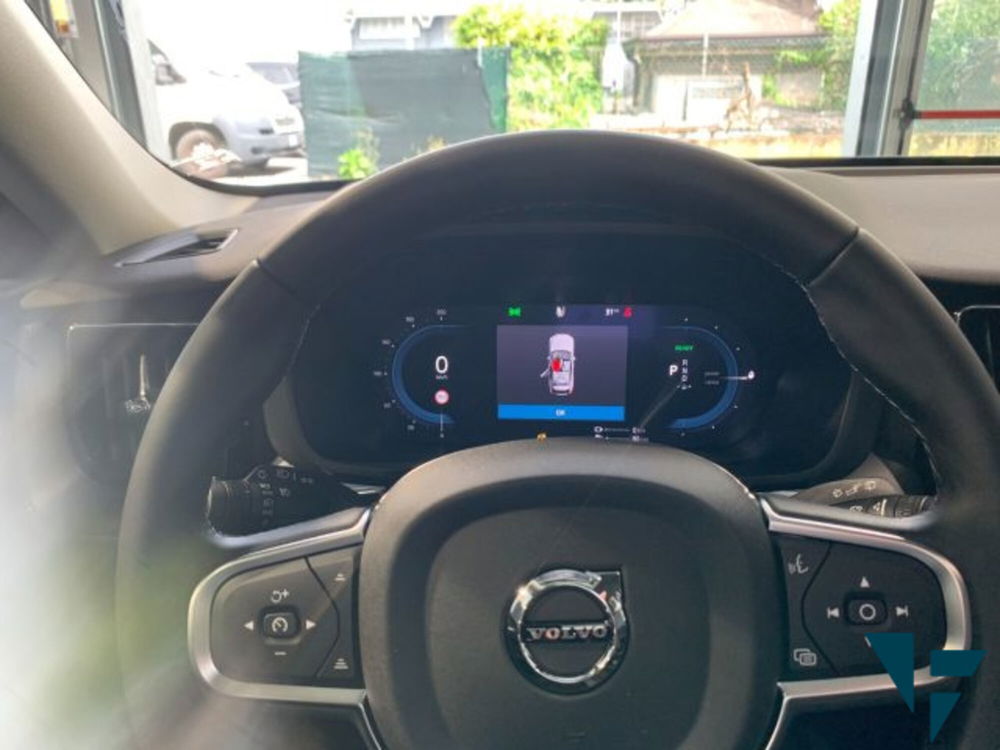 Volvo XC60 nuova a Udine (10)