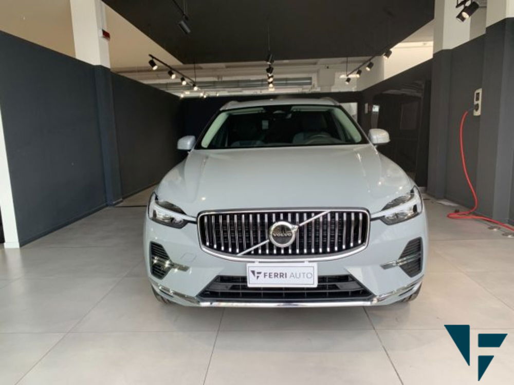 Volvo XC60 nuova a Udine (2)