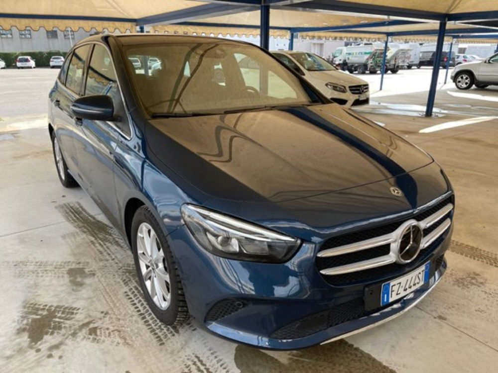 Mercedes-Benz Classe B 180 d Automatic Sport Plus  del 2019 usata a Rende (3)