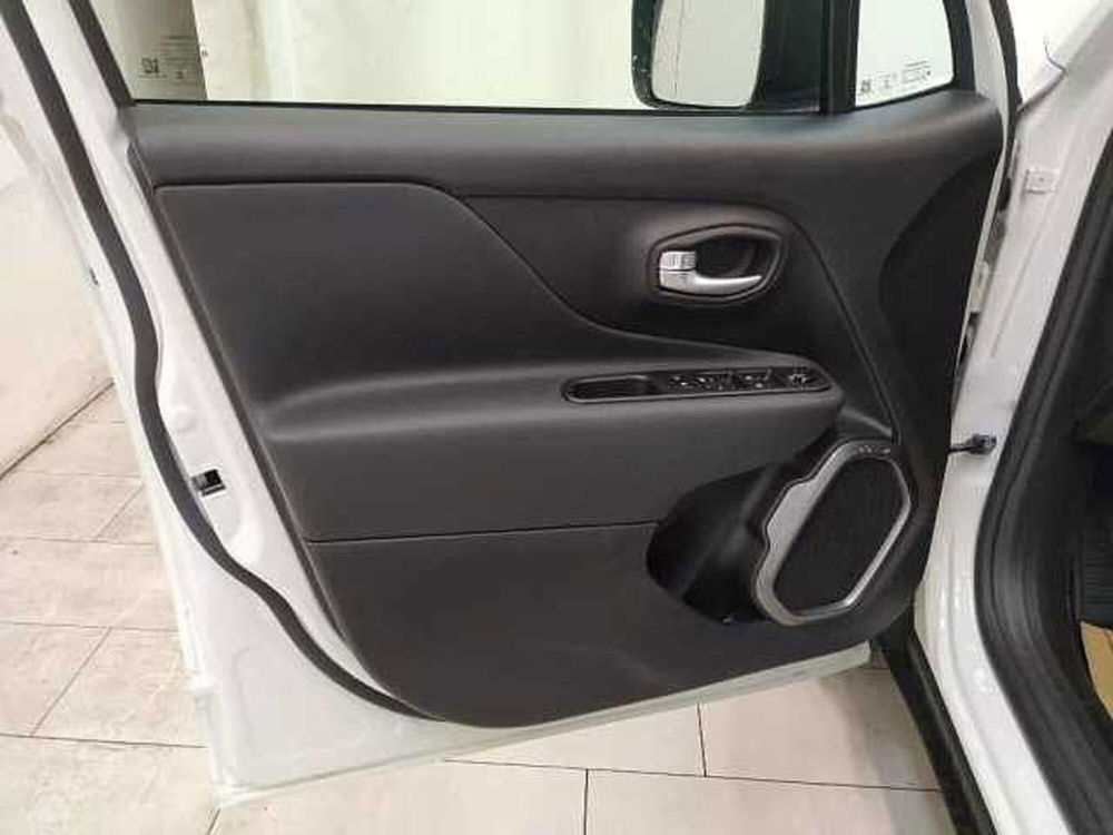 Jeep Renegade nuova a Cuneo (13)