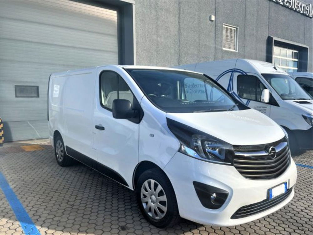 Opel Vivaro Furgone 27 1.6 CDTI PC-TN Furgone Edition  del 2017 usata a Filago (4)