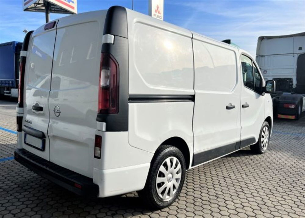 Opel Vivaro Furgone 27 1.6 CDTI PC-TN-DC Furgone  del 2017 usata a Filago (4)