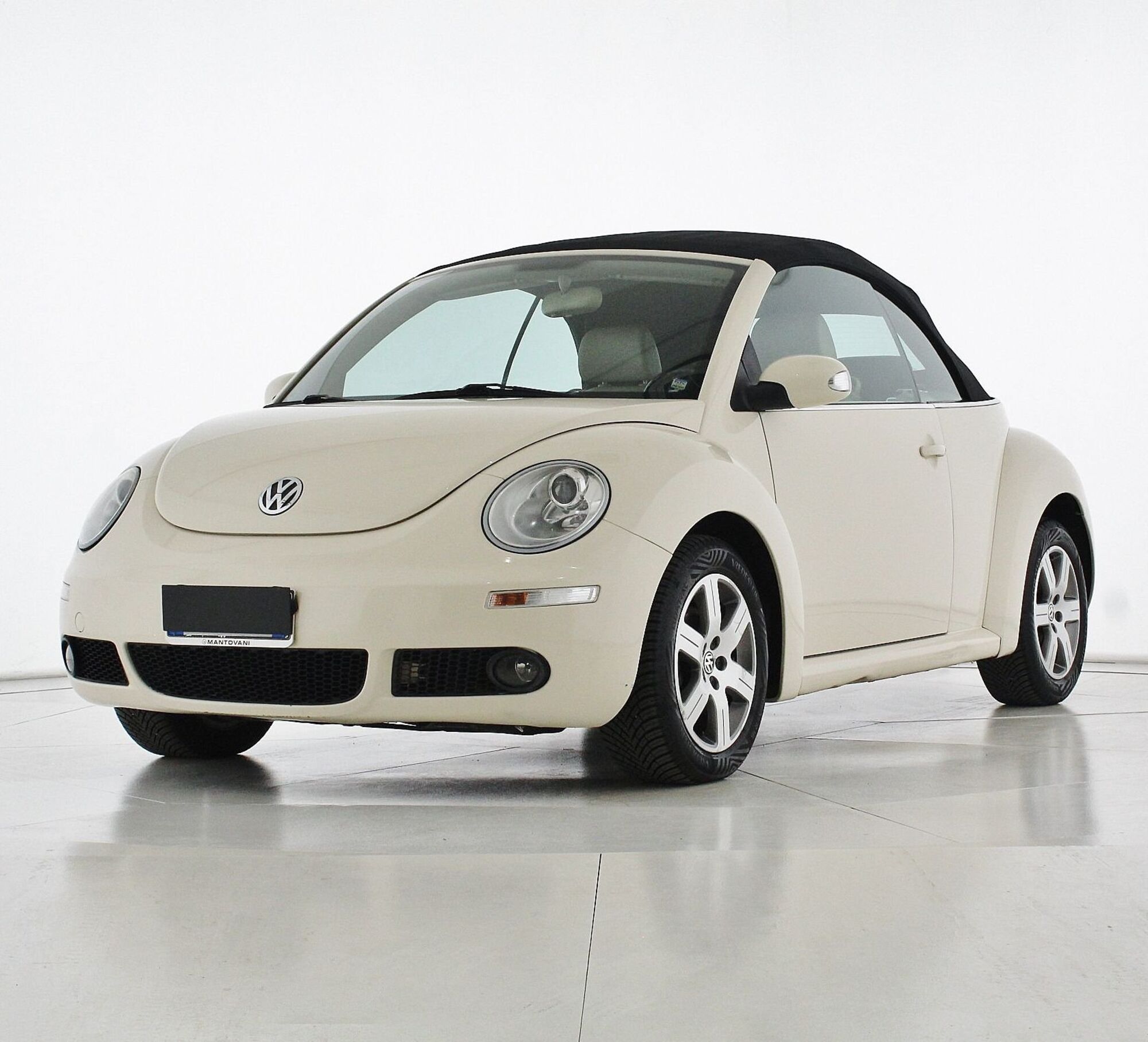 Volkswagen New Beetle Cabrio 1.6 Cabrio  del 2008 usata a Bastia Umbra