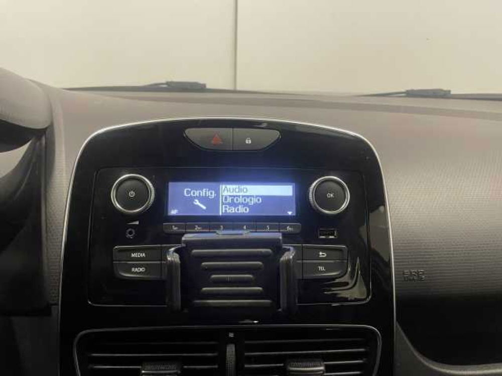 Renault Clio usata a Napoli (16)