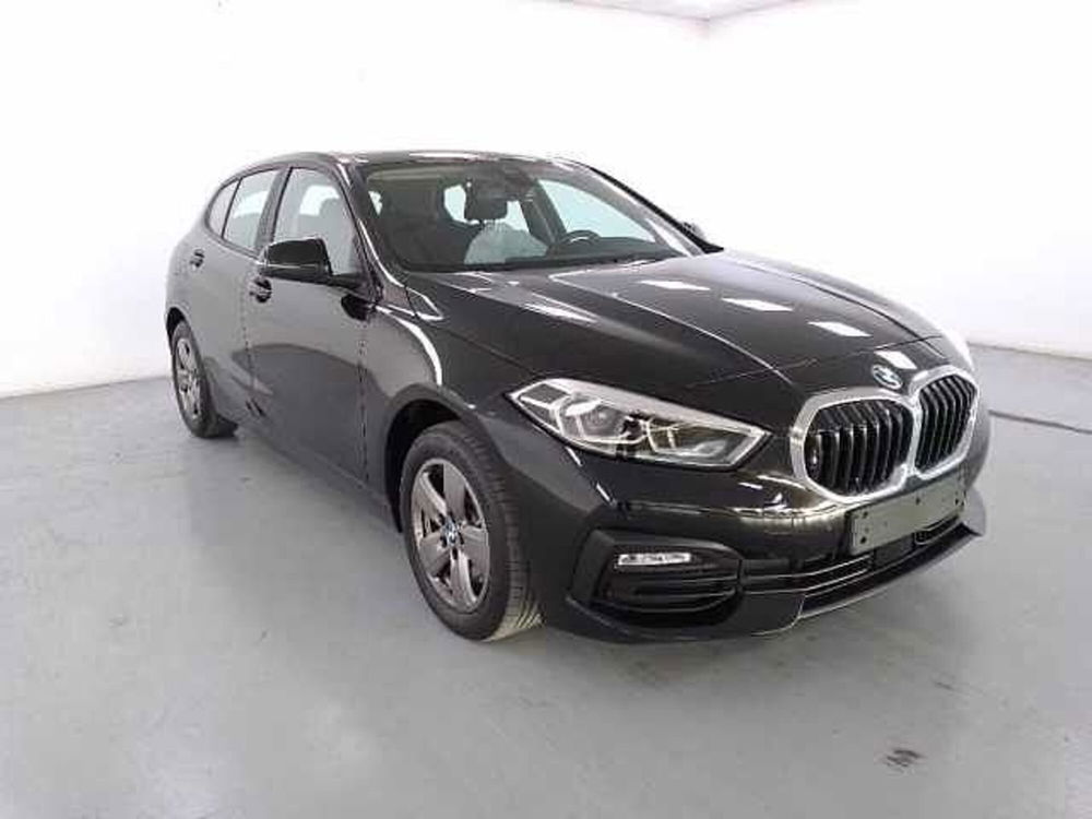 BMW Serie 1 118i Business Advantage 136cv auto del 2022 usata a Cuneo (3)