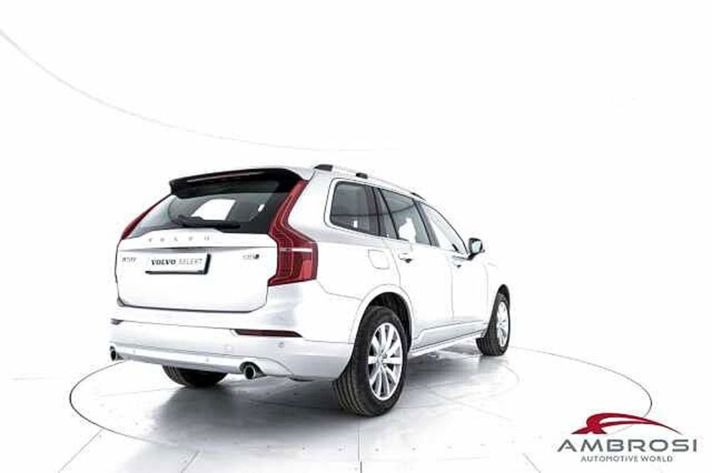 Volvo XC90 D5 AWD Geartronic Momentum  del 2018 usata a Viterbo (3)