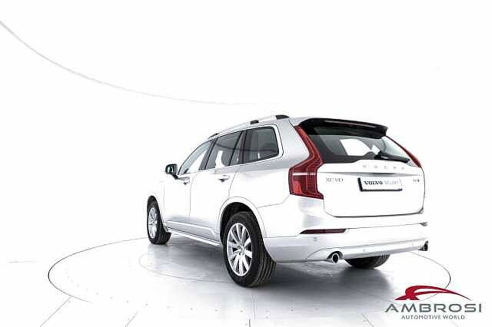 Volvo XC90 D5 AWD Geartronic Momentum  del 2018 usata a Viterbo (4)