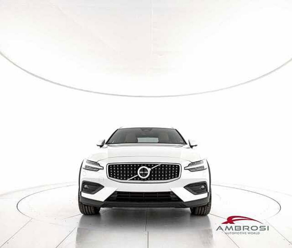 Volvo V60 Cross Country 2.0 b4 Ultimate awd auto nuova a Corciano (5)