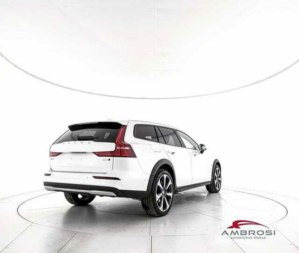 Volvo V60 Cross Country nuova a Viterbo (3)