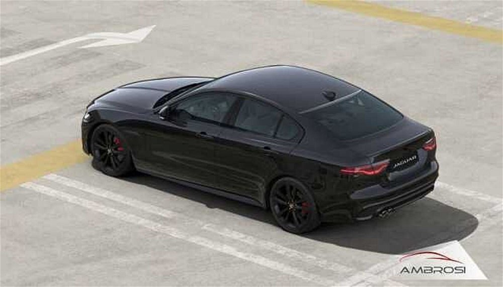 Jaguar XE 2.0 D 204 CV AWD aut. R-Dynamic Black  nuova a Viterbo (4)