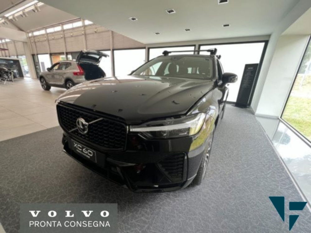 Volvo XC60 T6 Recharge AWD Plug-in Hybrid aut. Plus Dark nuova a Tavagnacco