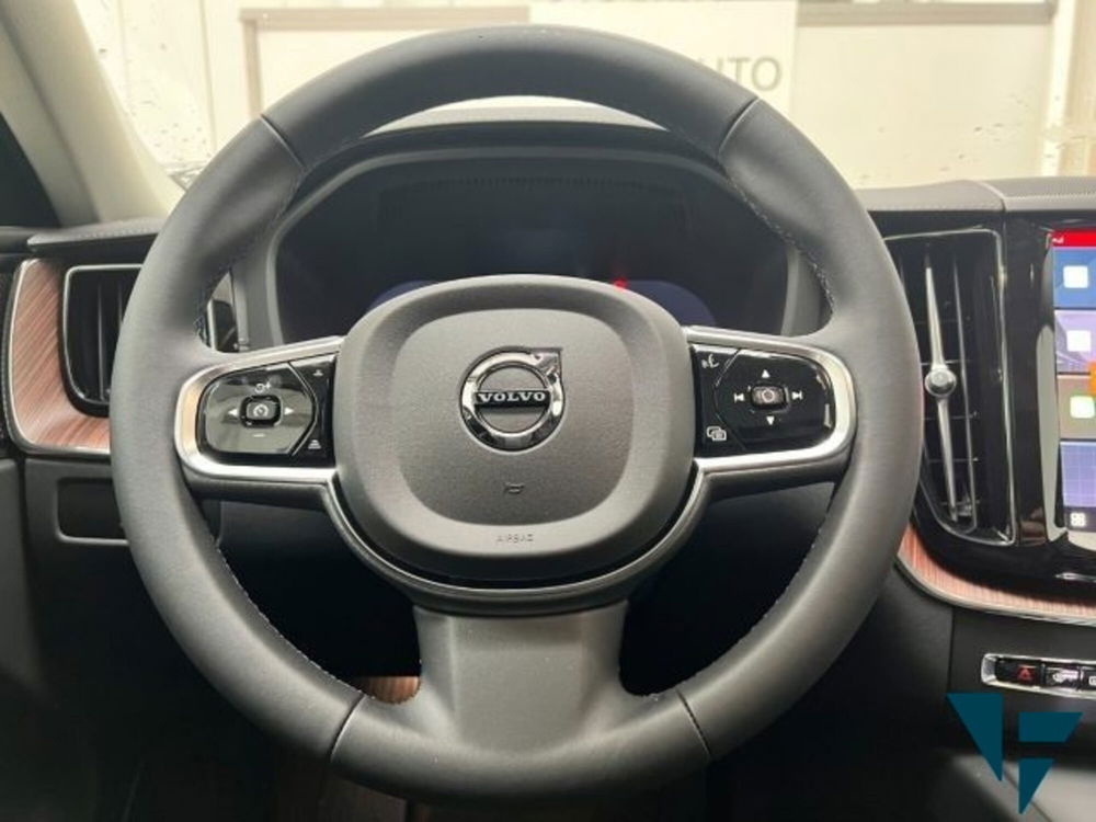 Volvo XC60 nuova a Udine (7)