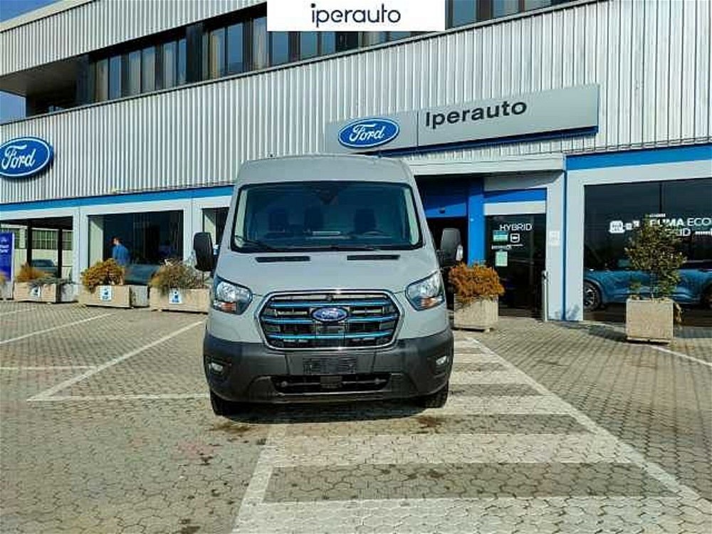 Ford E-Transit Furgone 350 Batteria 68kWh 184CV PM-TM Furgone Trend nuova a Bergamo (2)