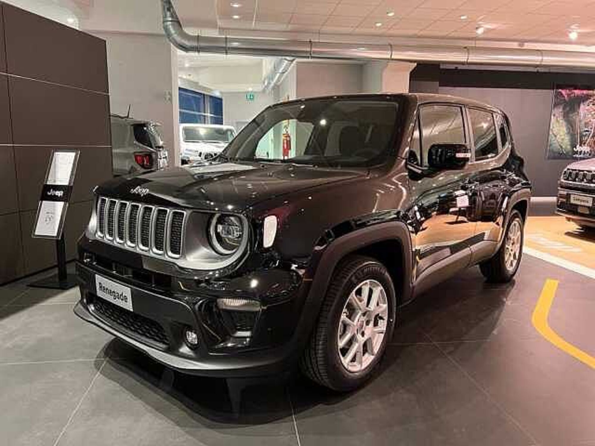 Jeep Renegade 1.6 mjt Limited 2wd 130cv nuova a Cuneo