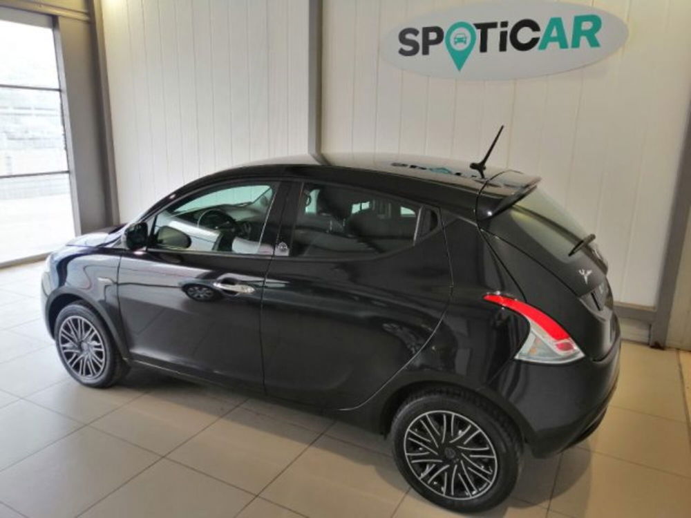 Lancia Ypsilon usata a Perugia (7)