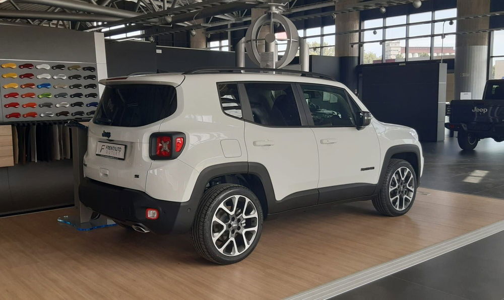 Jeep Renegade nuova a Campobasso (6)