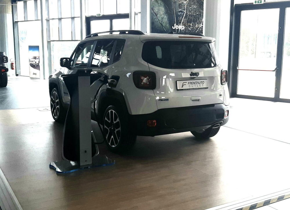 Jeep Renegade nuova a Campobasso (8)