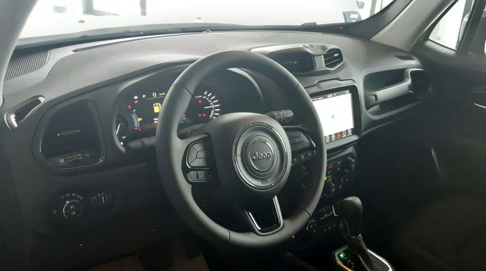 Jeep Renegade nuova a Campobasso (9)