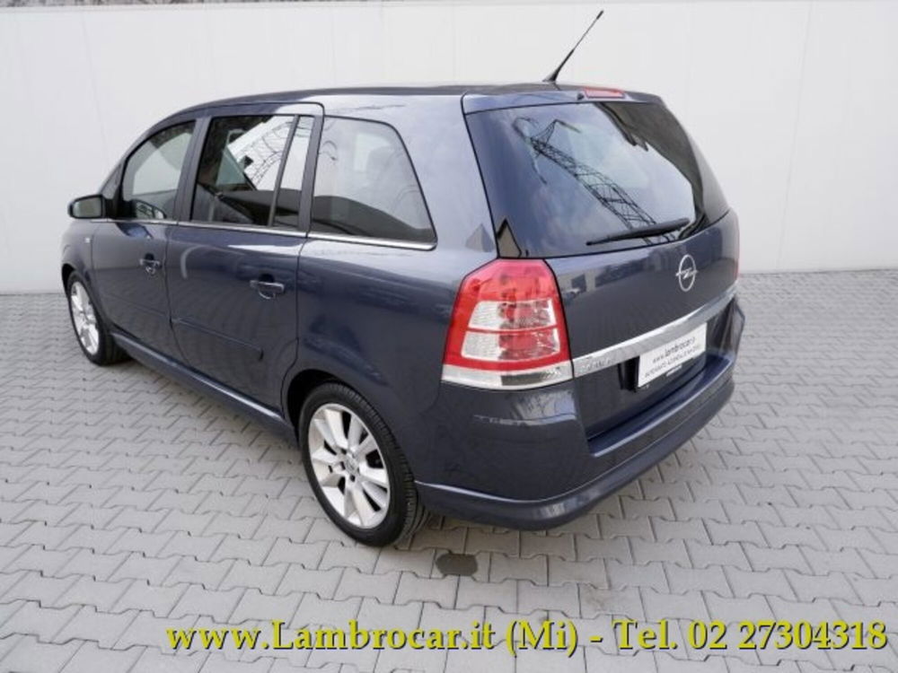 Opel Zafira usata a Milano (13)