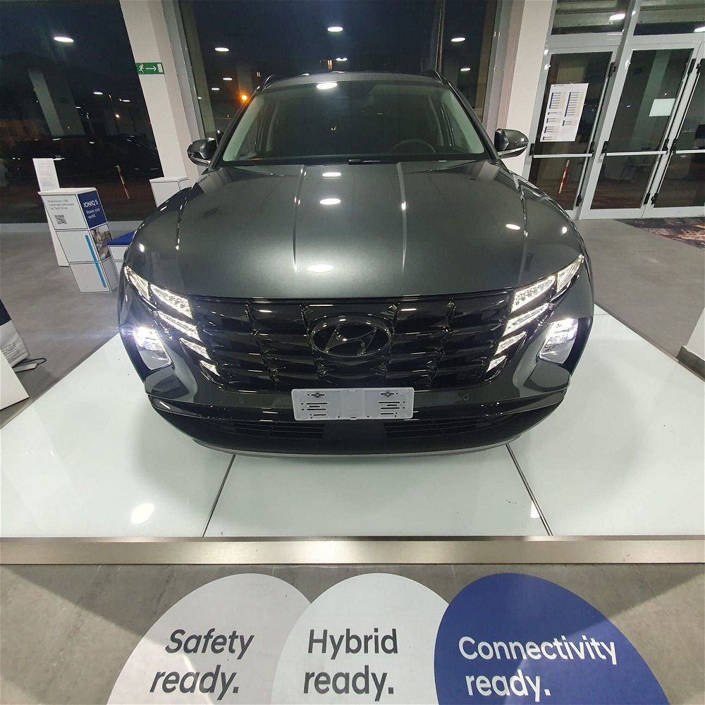 Hyundai Tucson 1.6 hev Exellence 4wd auto nuova a Mercogliano (2)