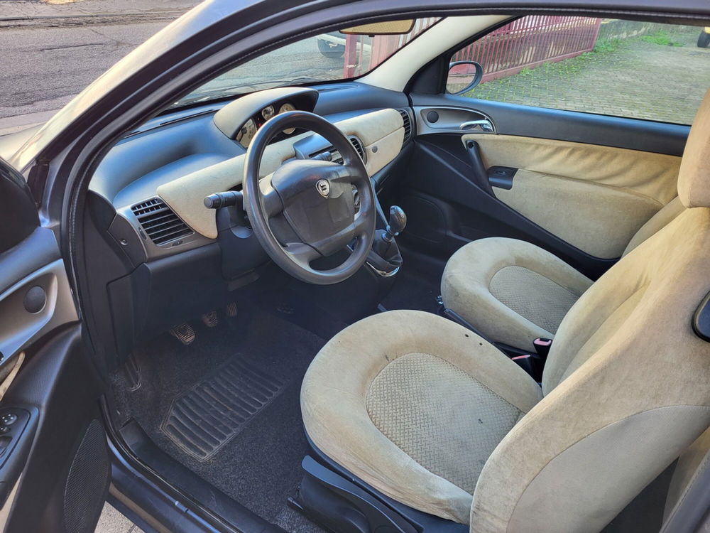 Lancia Ypsilon usata a Arezzo (7)