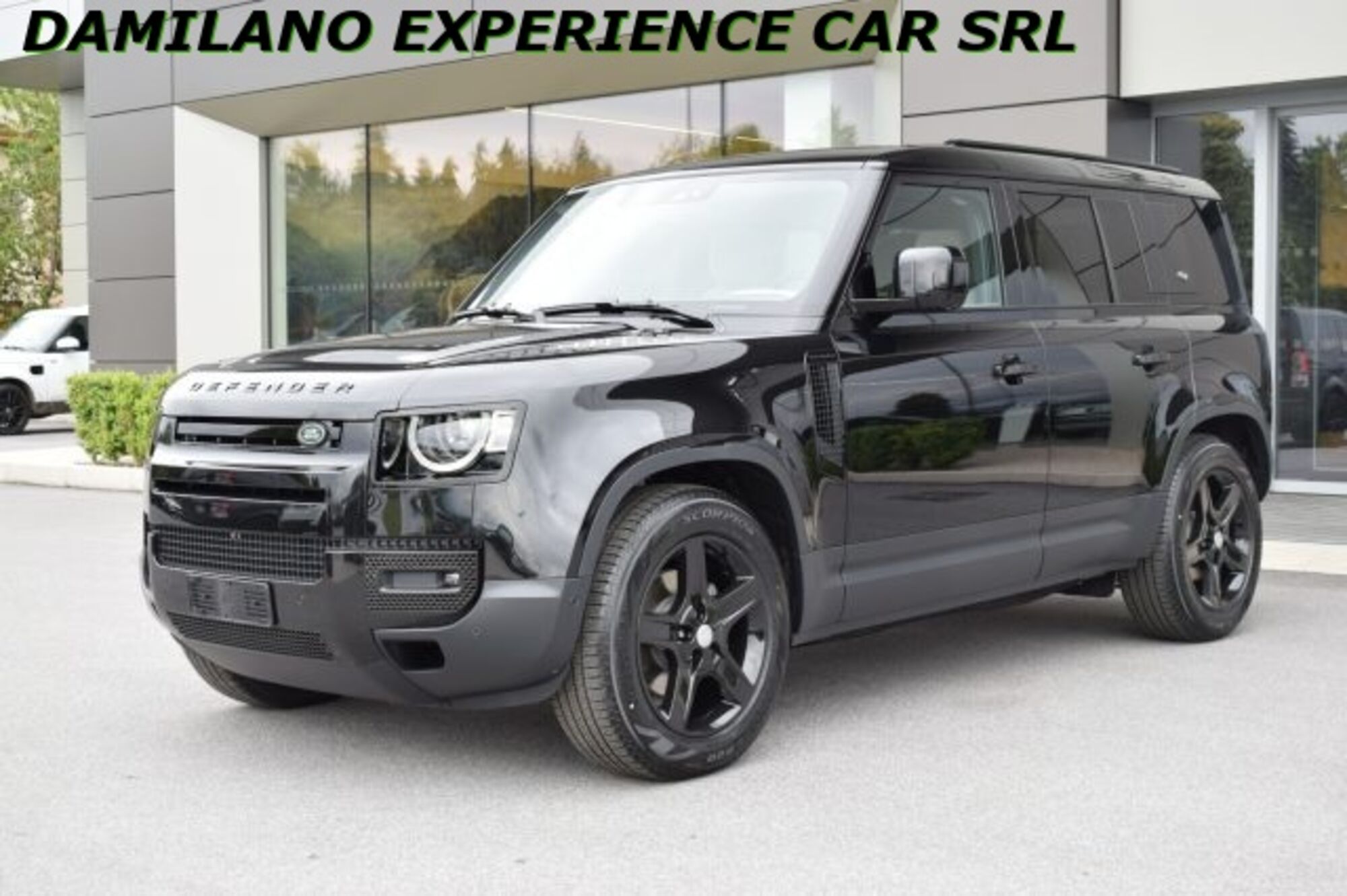 Land Rover Defender 110 3.0d i6 mhev X-Dynamic SE awd 200cv auto nuova a Cuneo