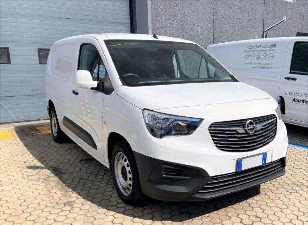 Opel Combo Furgone Cargo 1.5 Diesel 130CV S&S PL-DC 850kg  del 2019 usata a Filago (3)