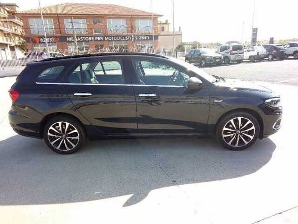 Fiat Tipo Station Wagon Tipo 1.6 Mjt S&S SW Lounge  del 2017 usata a Cuneo (4)