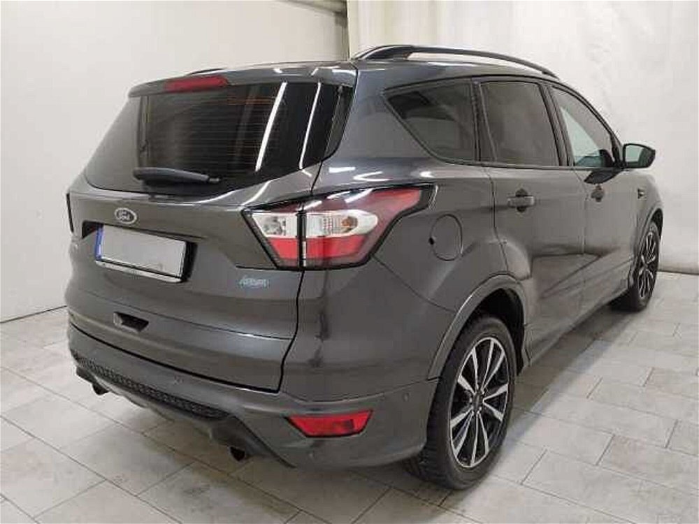 Ford Kuga 1.5 TDCI 120 CV S&S 2WD ST-Line  del 2019 usata a Cuneo (4)