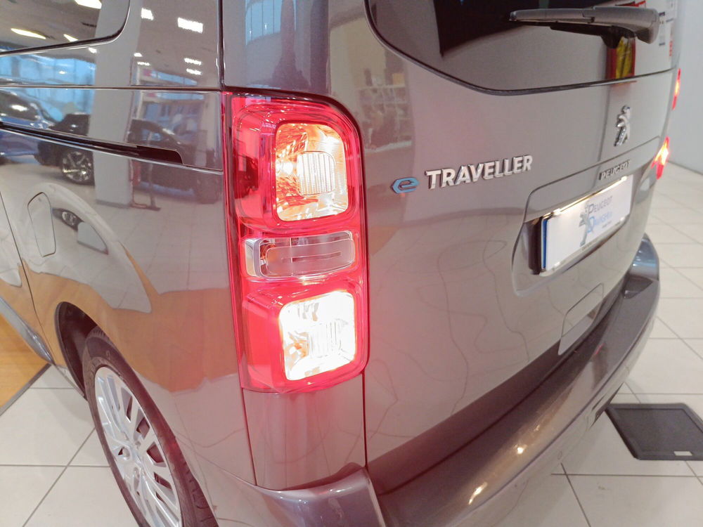 Peugeot e-Traveller usata a Cremona (12)