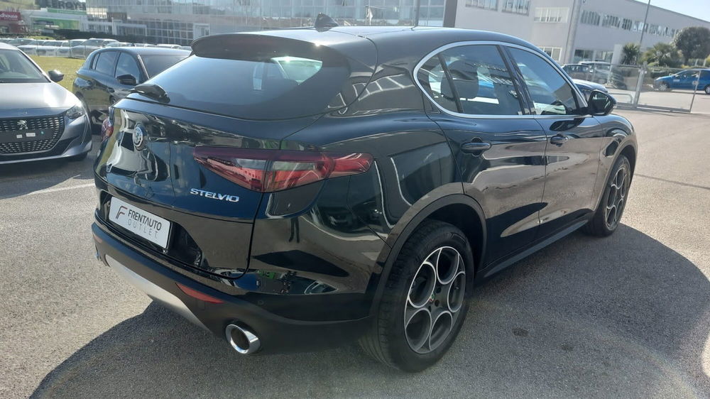 Alfa Romeo Stelvio usata a Ancona (6)