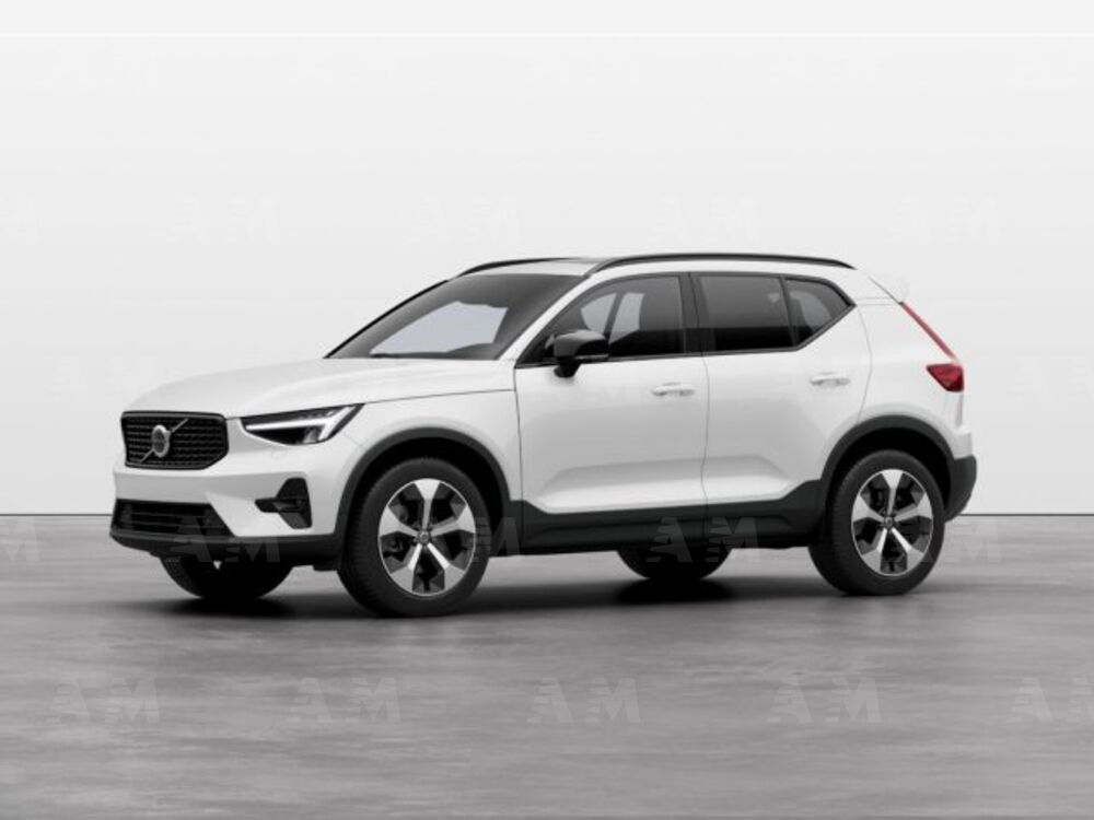 Volvo XC40 B4 automatico Plus Dark  nuova a Modena (2)