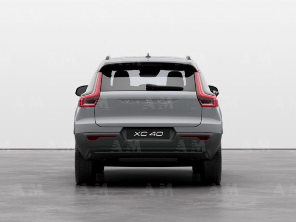 Volvo XC40 B4 automatico Plus Dark  nuova a Modena (5)