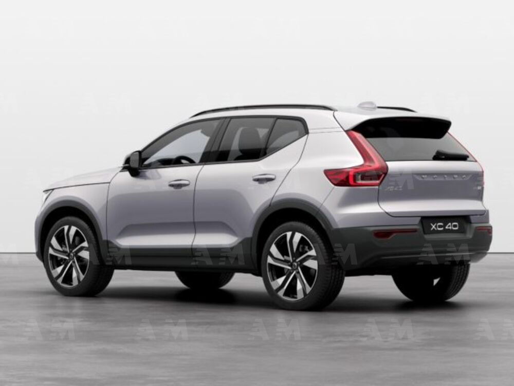 Volvo XC40 B4 automatico Plus Dark  nuova a Modena (4)