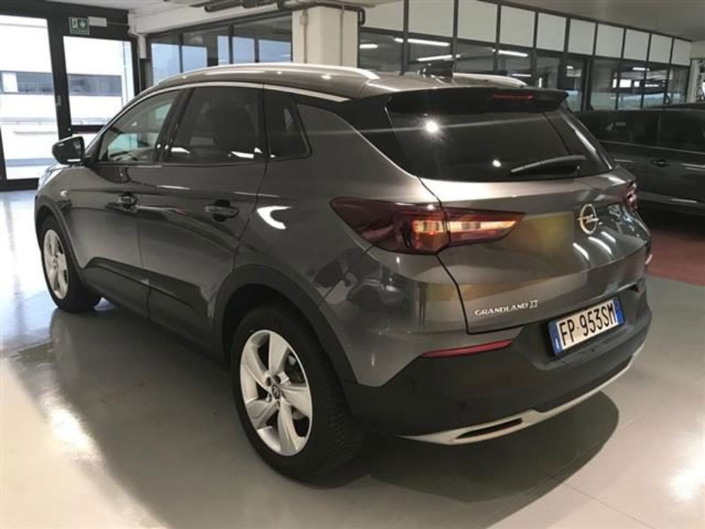 Opel Grandland X usata a Macerata (6)